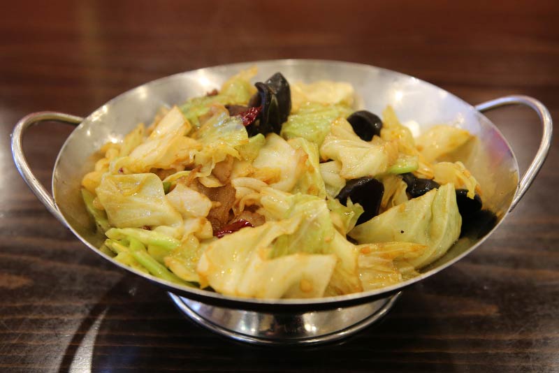 pork w. chinese cabbage 干锅莲白 <img title='Spicy & Hot' align='absmiddle' src='/css/spicy.png' />